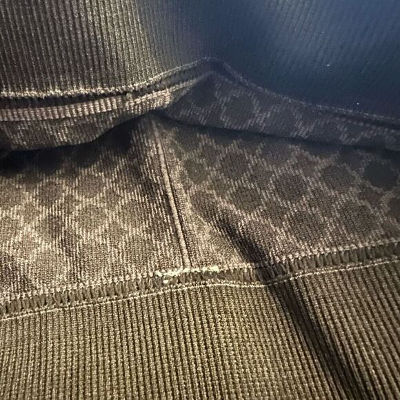 Lululemon Gray and Black Cropped Athletic Pants Sz S - Picture 4 of 4